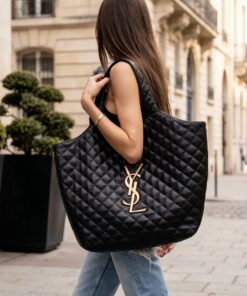 ICARE maxi shopping bag in lambskin leather with a quilted effect
