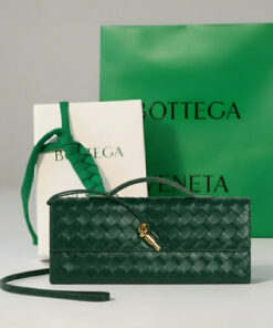 Leather Clutch Emerald green