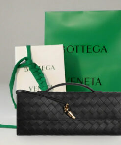 Andiamo Clutch Black