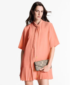 Chain Pochette Bag