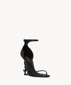 OPYUM Sandal in patent leather – Black